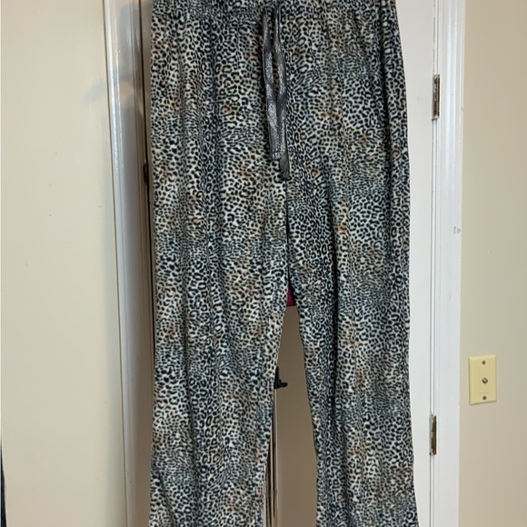 NWOT Rene Rofe cheetah print Fleece Pajamas pants Women’s L - Picture 4 of 7